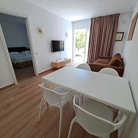 Alisios 13 Lägenhetshotell Corralejo